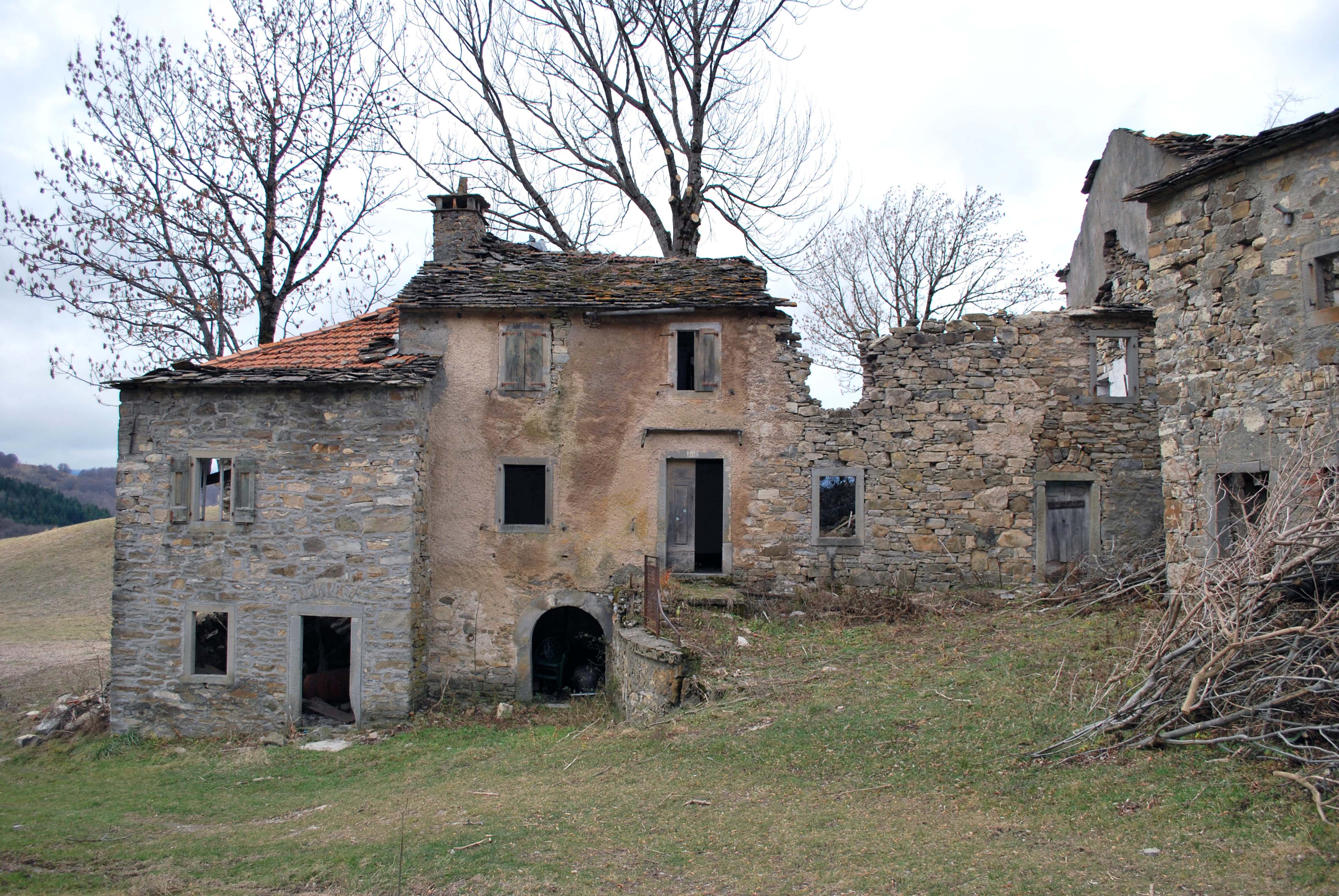 I 10 Borghi Abbandonati Piu Suggestivi Dell Appennino La Via Dei Monti