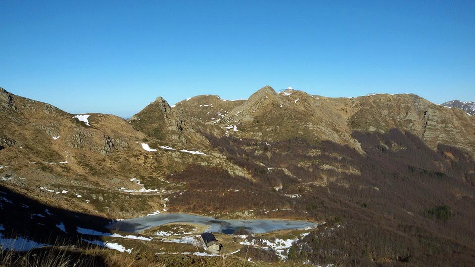 Ciaspolata… senza ciaspole al Lago Nero. Martedì 29 dicembre