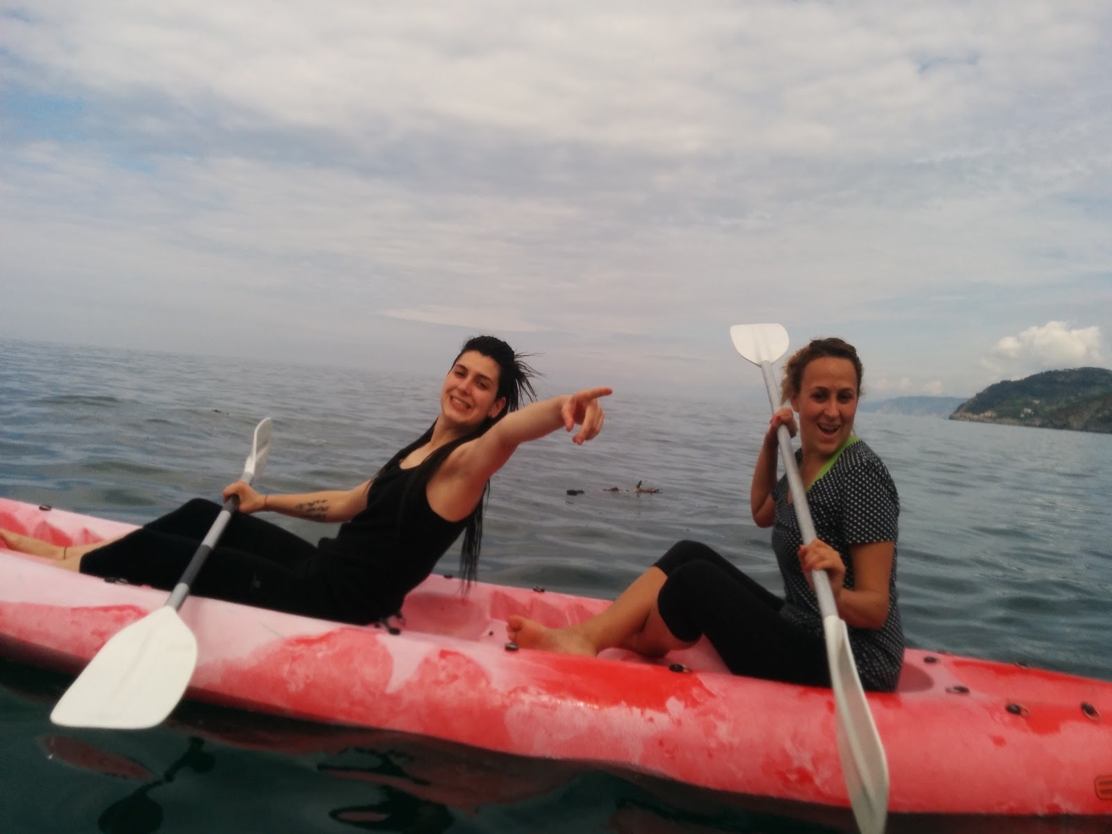 A piedi e in kayak alla scoperta delle Cinque Terre