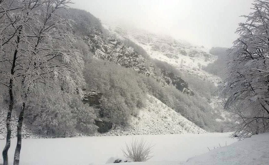 Escursione con la Befana sulla neve del lago Santo