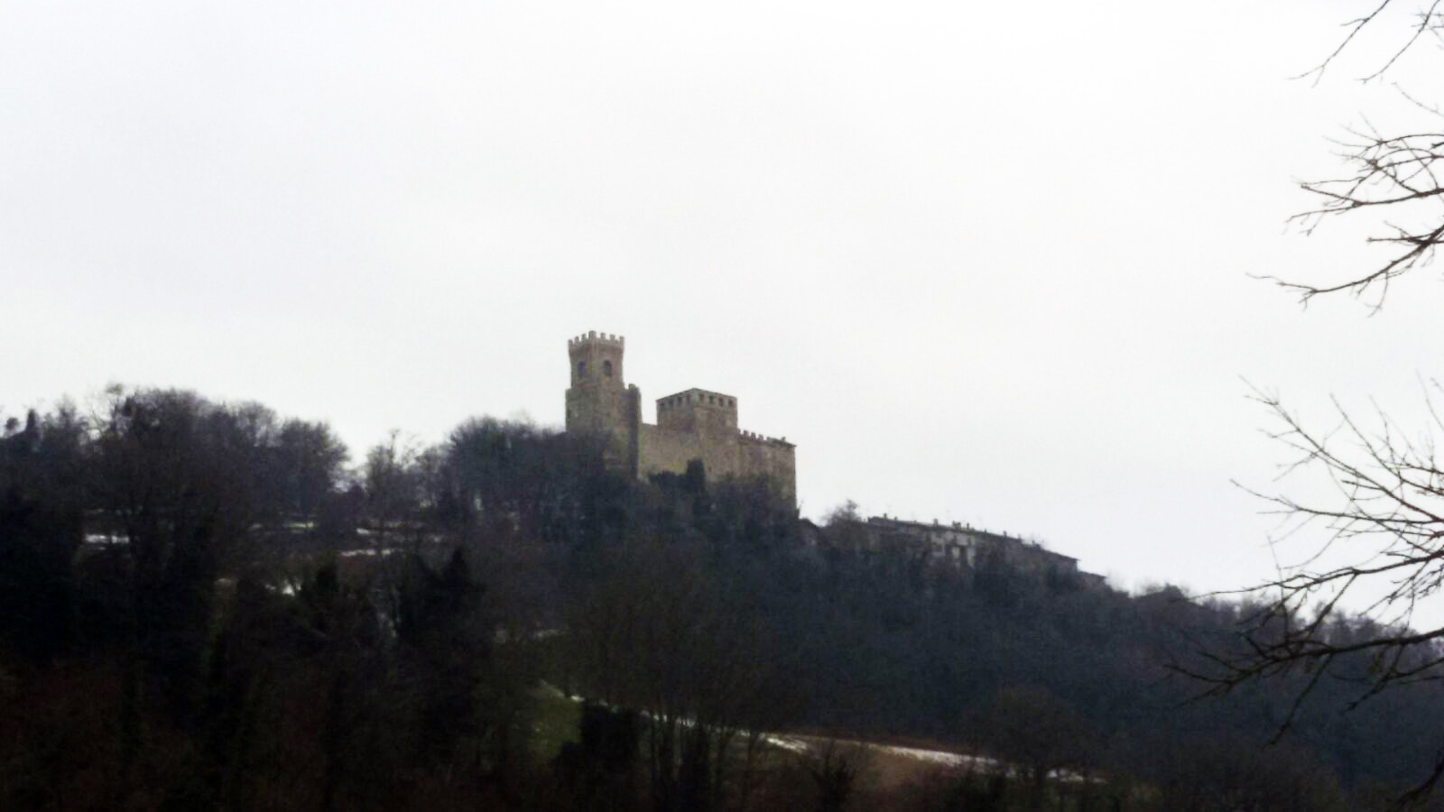 Camminata notturna al castello di Montecuccolo