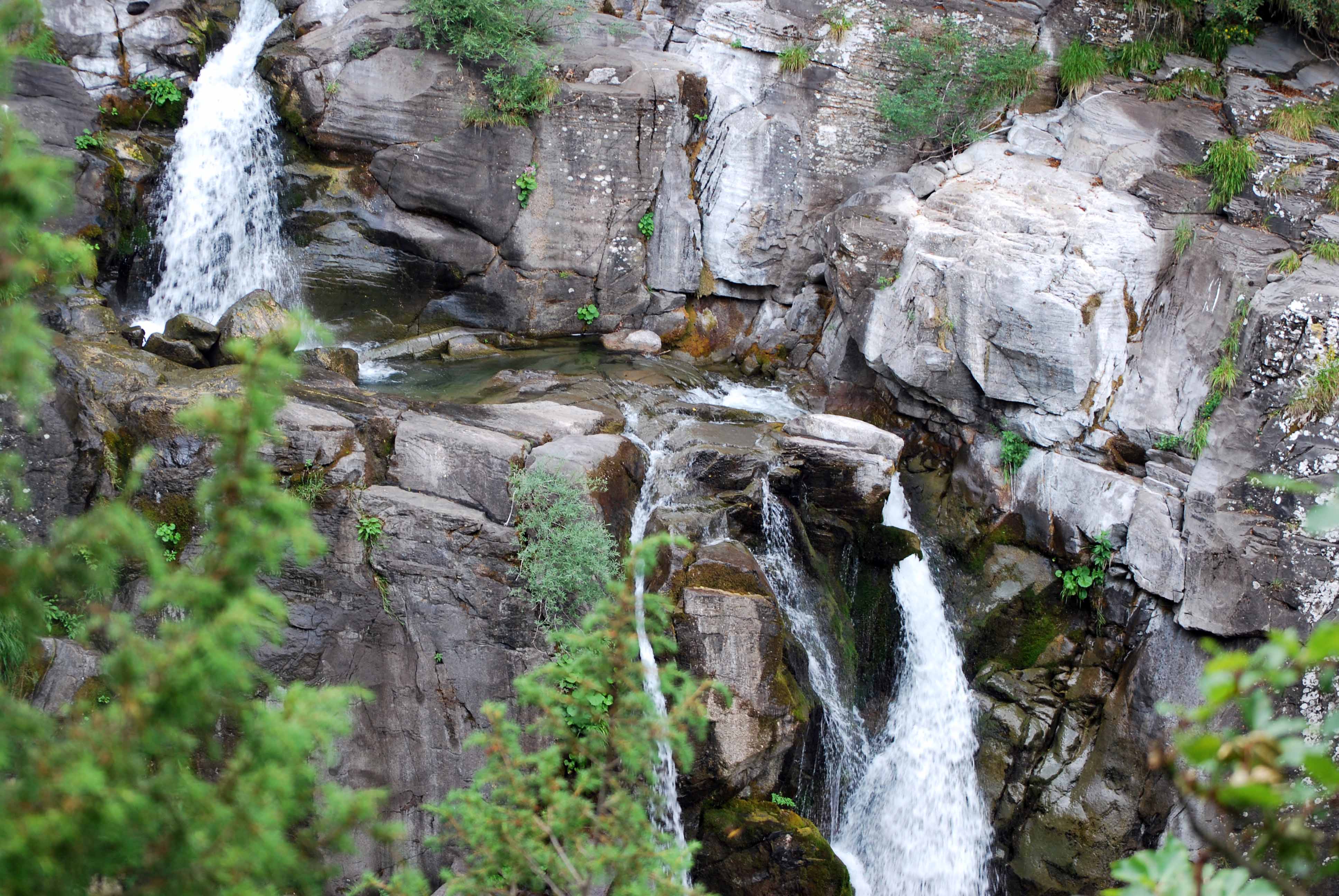 Trekking delle cinque cascate