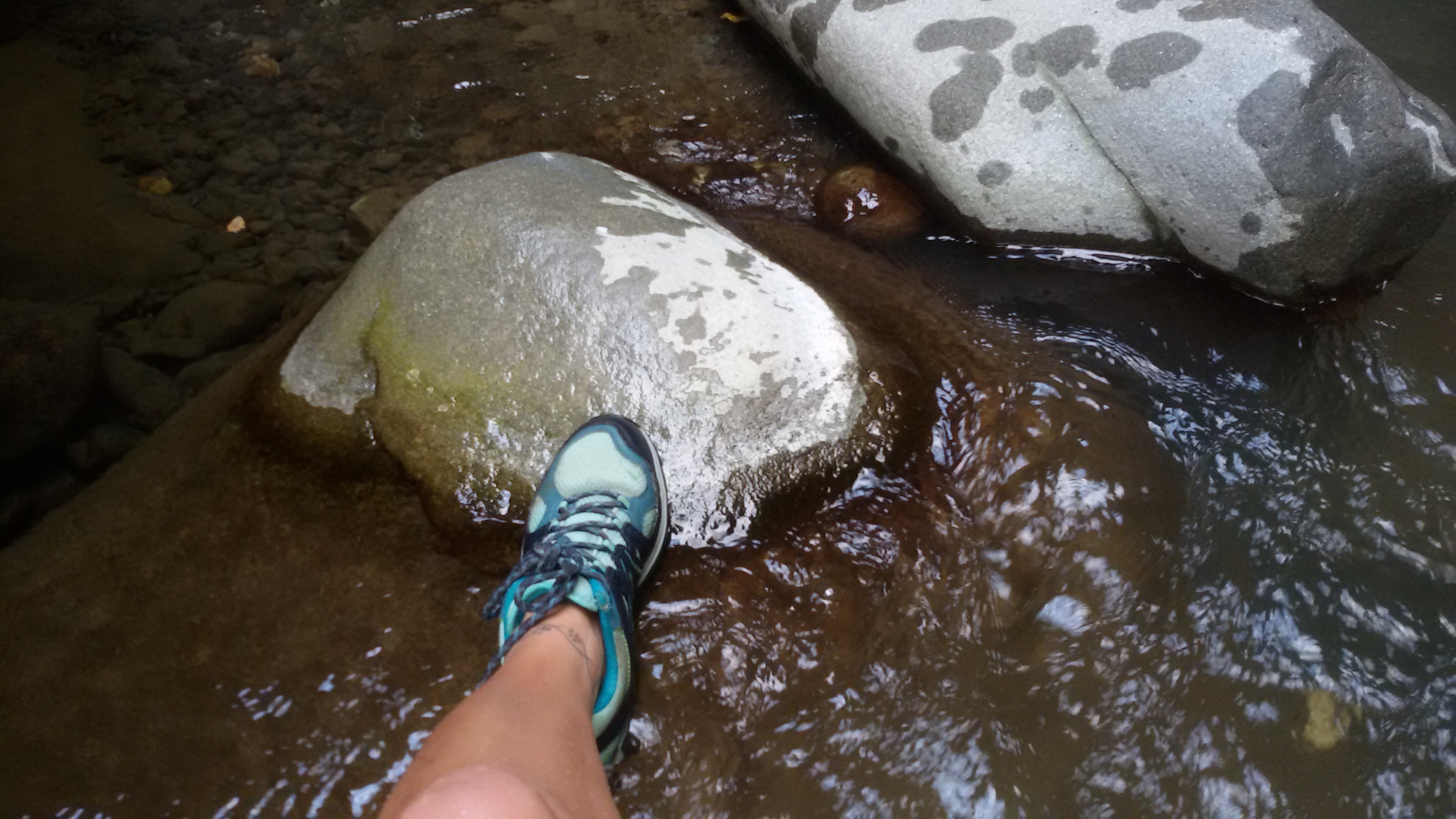 Trekking nell’acqua tra musica e meteo